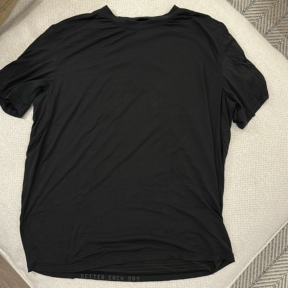Lululemon black shirt